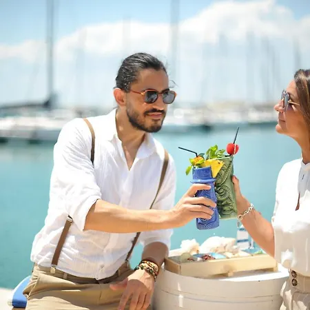 Botel Marina Del Gargano Houseboat