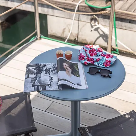 Botel Marina Del Gargano Houseboat Manfredonia