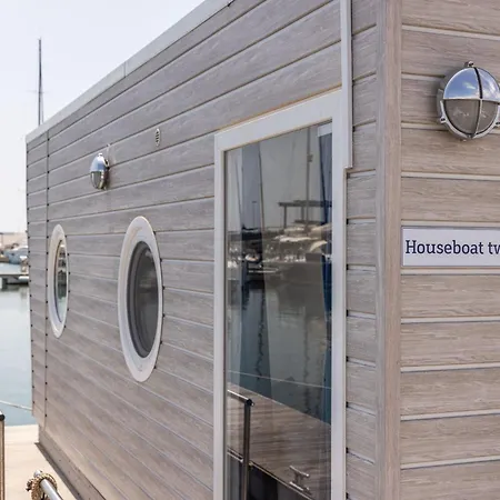 Marina Del Gargano Houseboat Botel