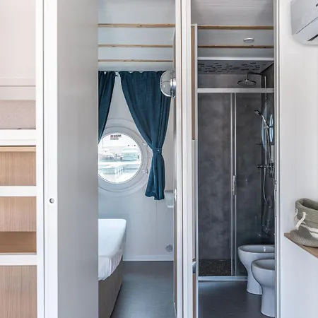 Marina Del Gargano Houseboat *