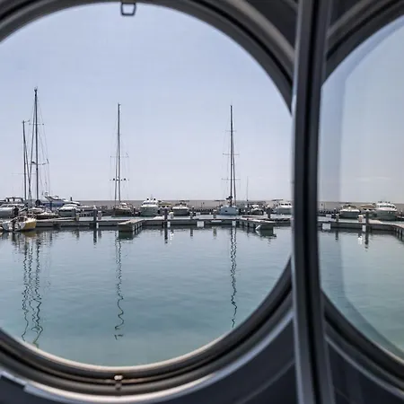Marina Del Gargano Houseboat