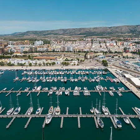 Botel Marina Del Gargano Houseboat