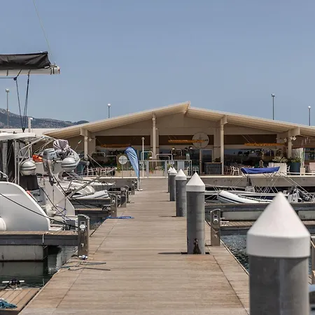 Marina Del Gargano Houseboat *